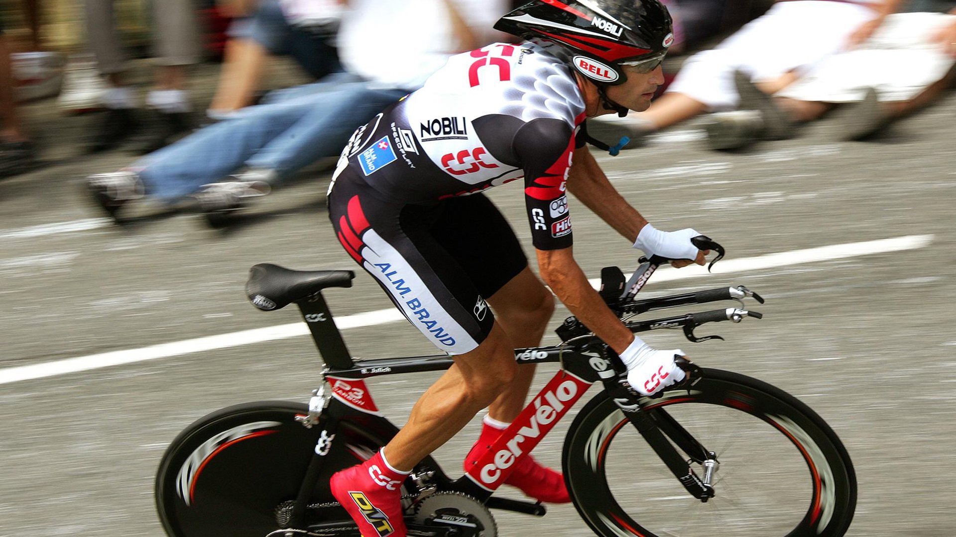 费德勒宣布退役 传奇职业生涯画上完美句点