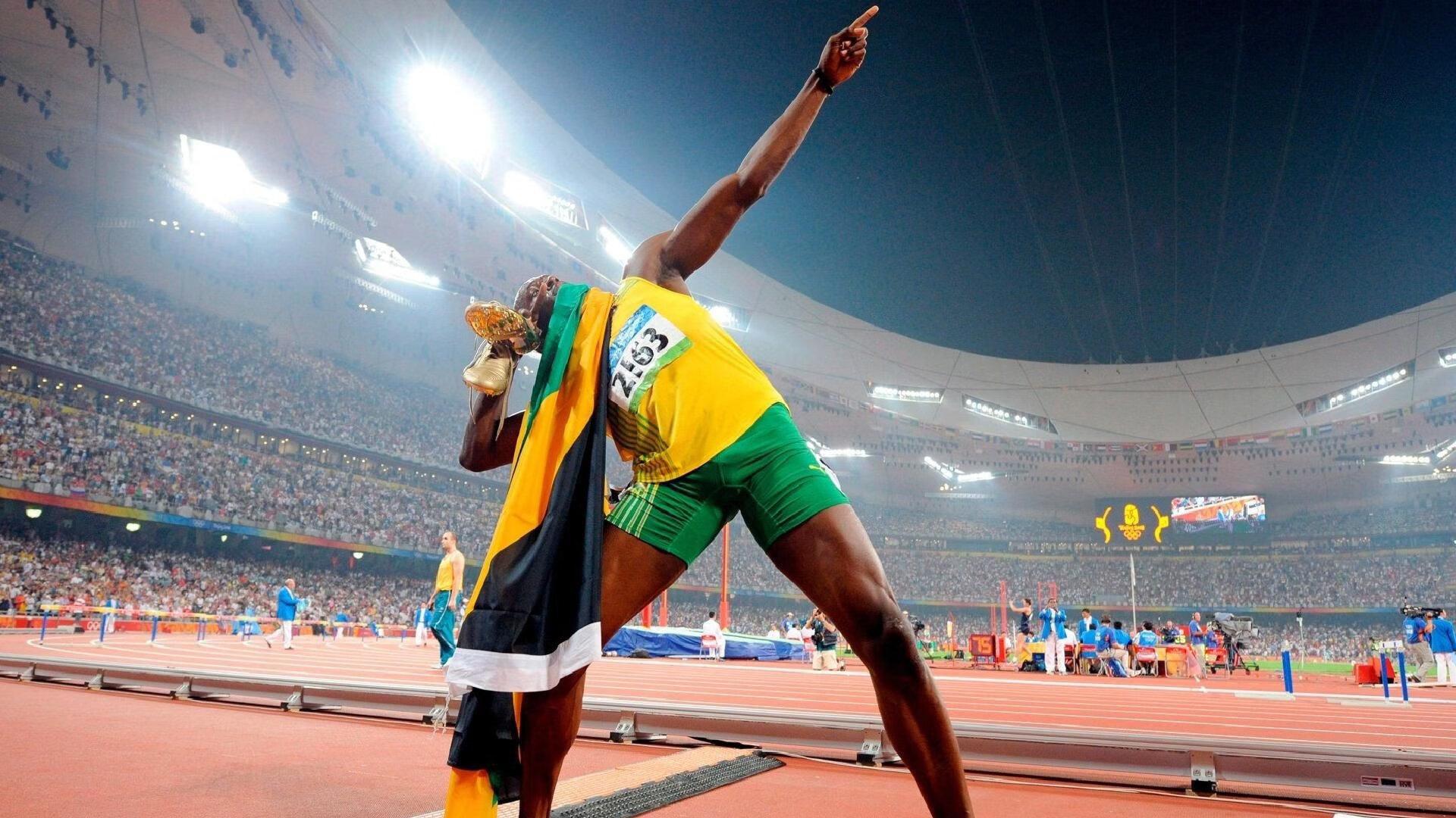 巨人身影下的传承，那些被托起的梦想，比合影中的身高更耀眼