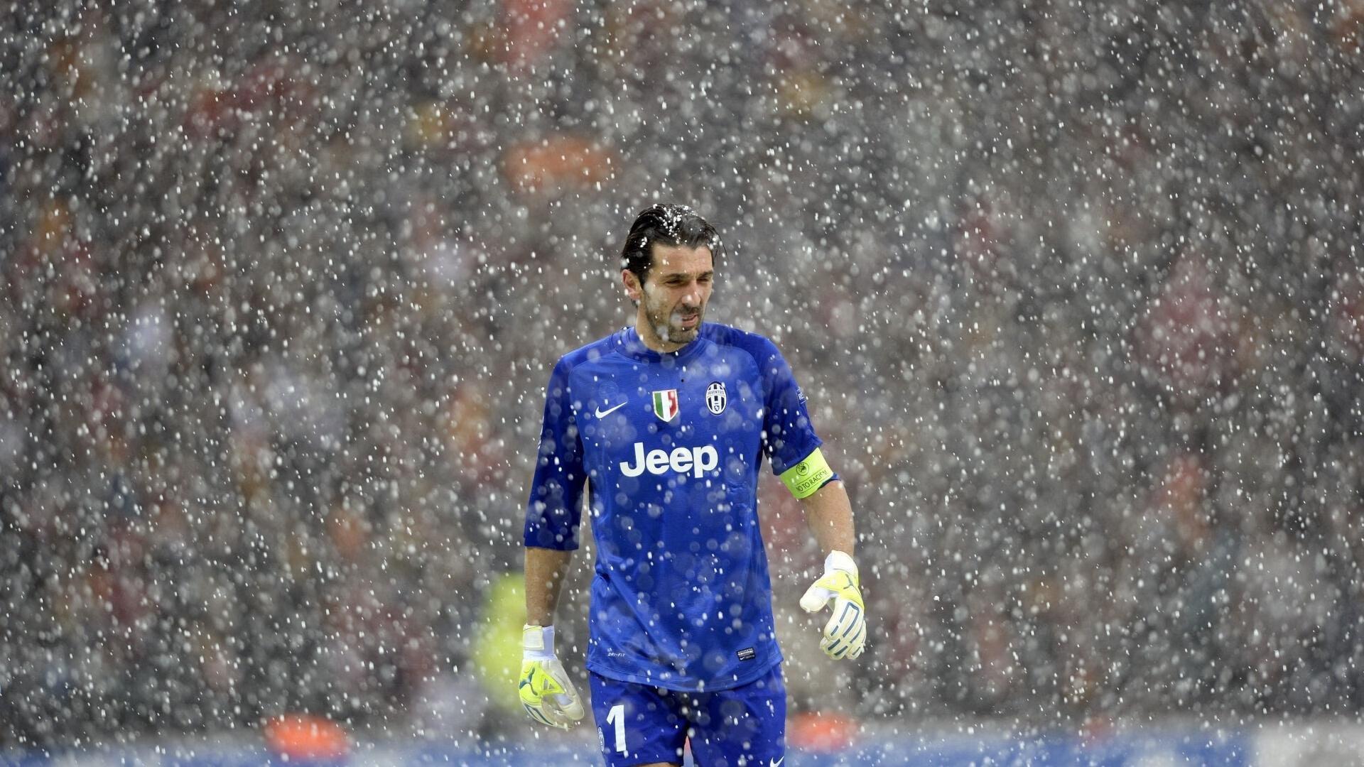 萨尼亚忆往昔,法国情结成关键,当年选择枪手而非红魔